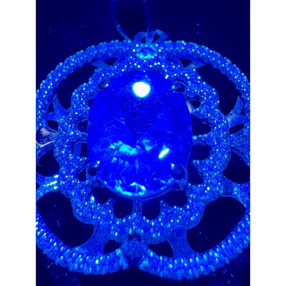 New Spirit Art USA Diamond Peony Blue Topaz Necklace, 2.1 CT Blue Gemstone - Picture 7 of 8